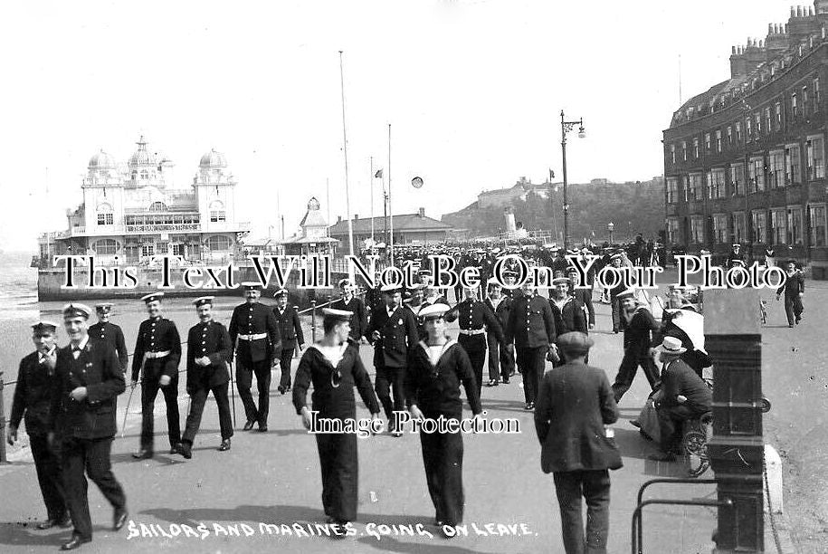 DO 2464 - Sailors & Marines Going On Leave, Weymouth, Dorset 1917