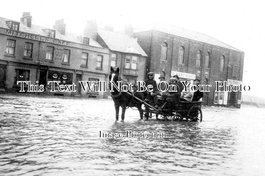 DO 2586 - Floods In Victoria Square, Portland, Dorset