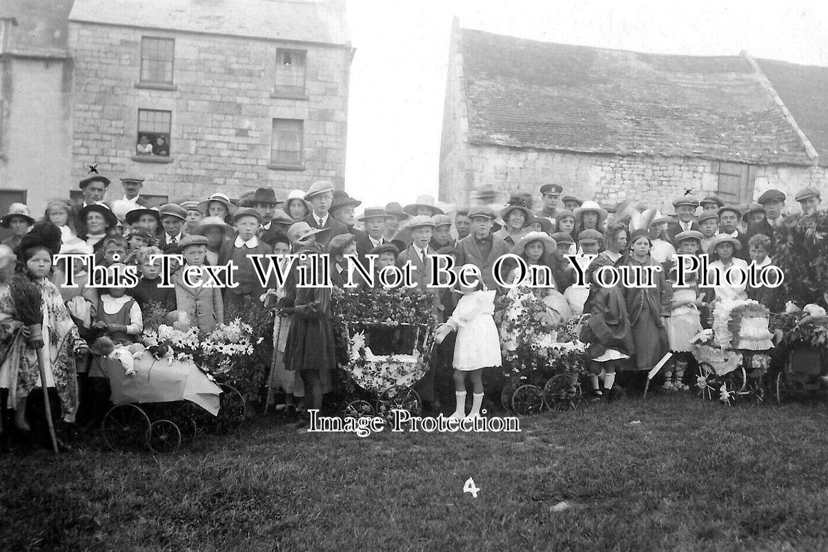 DO 2696 - Gathering At Easton, Portland, Dorset 1920