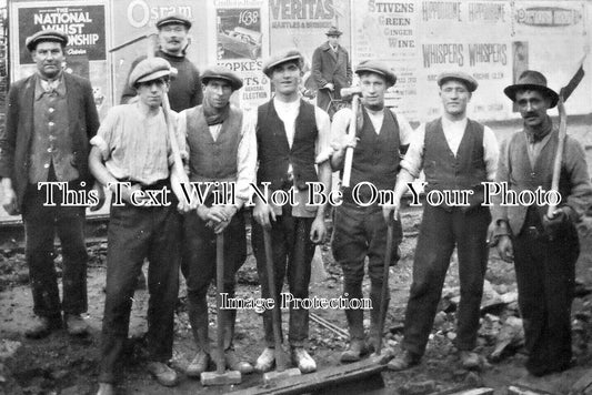 DO 2830 - Road Workers Laying Tram Tracks, Southbourne, Bournemouth