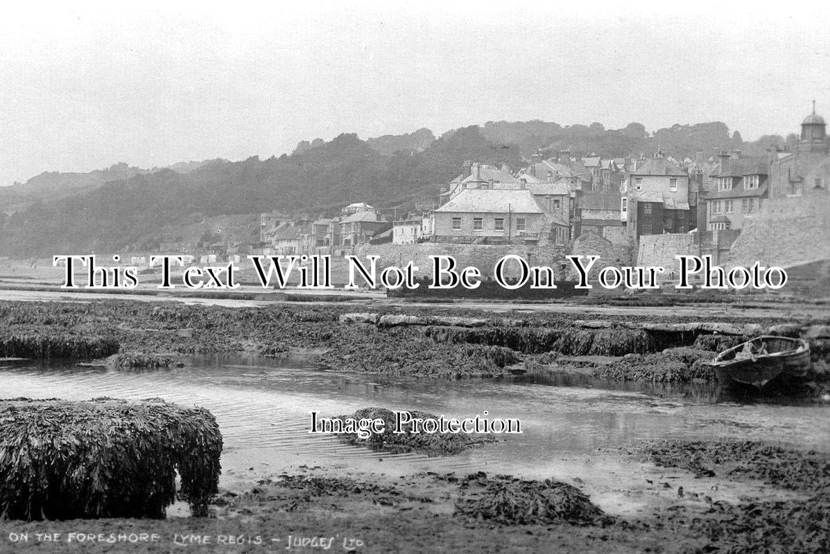 DO 3170 - On The Foreshore, Lyme Regis, Dorset