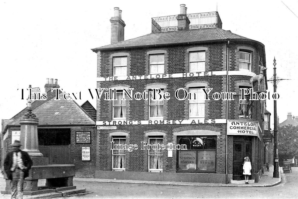 DO 3225 - The Antelope Hotel, High Street, Christchurch, Dorset c1920