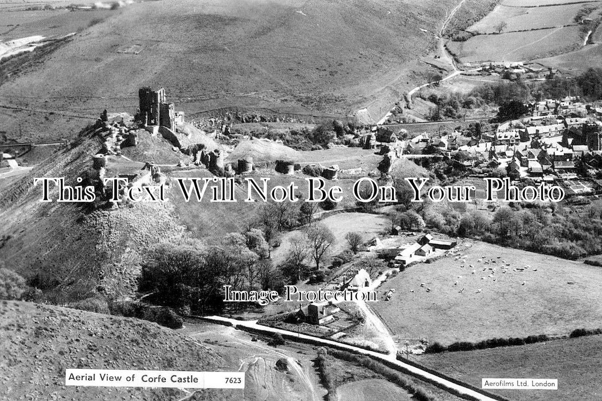 DO 3240 - Aerial View Of Corfe Castle, Dorset