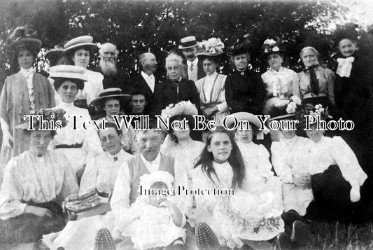 DO 442 - Family Group, Gillingham, Dorset c1909