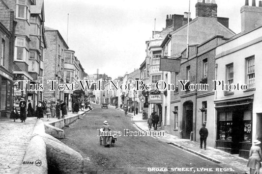 DO 922 - Broad Street, Lyme Regis, Dorset