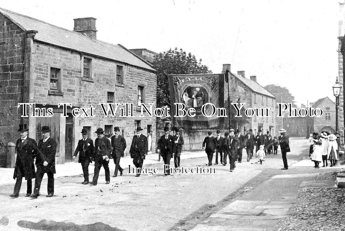 DR 1201 - Banner Parade In Winster, Derbyshire