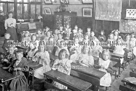 DR 1292 - Dronfield School Classroom, Derbyshire