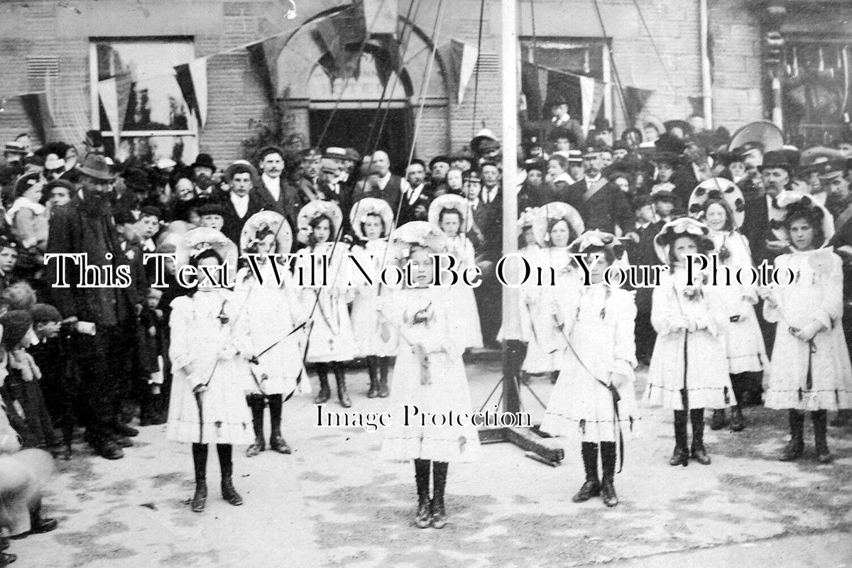 DR 1469 - Maypole Dancing, Buxton, Derbyshire 1905