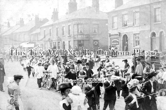 DR 1477 - Parade On Station Road, Langley Mill, Derbyshire