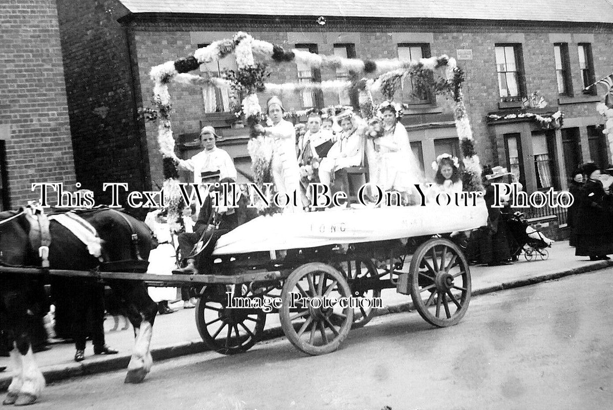 DR 2043 - Baptist Chapel Carnival Float, Derby Road, Heanor, Derbyshire