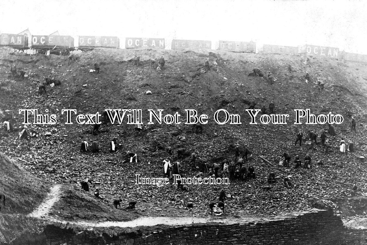 DR 2088 - National Coal Strike, Women Gathering Coal, Derbyshire 1912