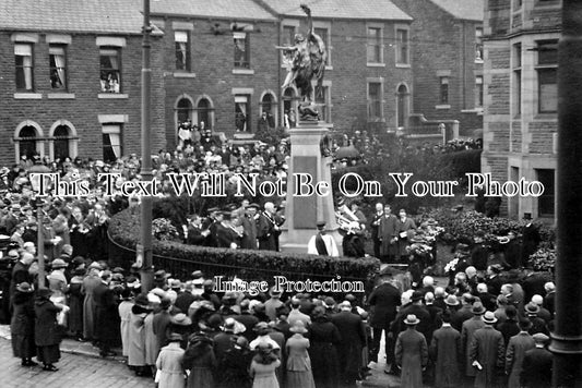 DR 269 - Hadfield War Memorial, Derbyshire