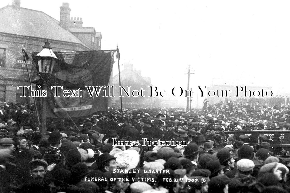 DU 1252 - West Stanley Colliery Disaster, Funeral Procession, Durham c1909