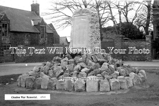 DU 1384 - The War Memorial, Cleadon, County Durham