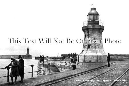 DU 2044 - South Shields Lighthouse, County Durham c1943