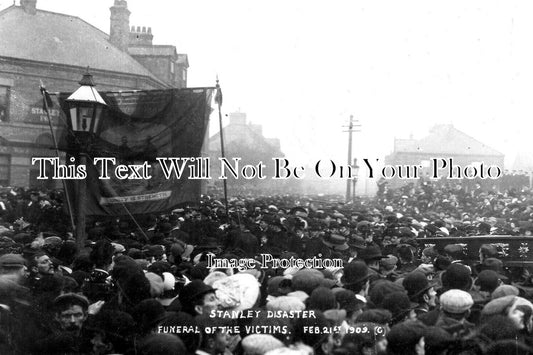 DU 2091 - West Stanley Colliery Pit Disaster Funeral, County Durham 1909