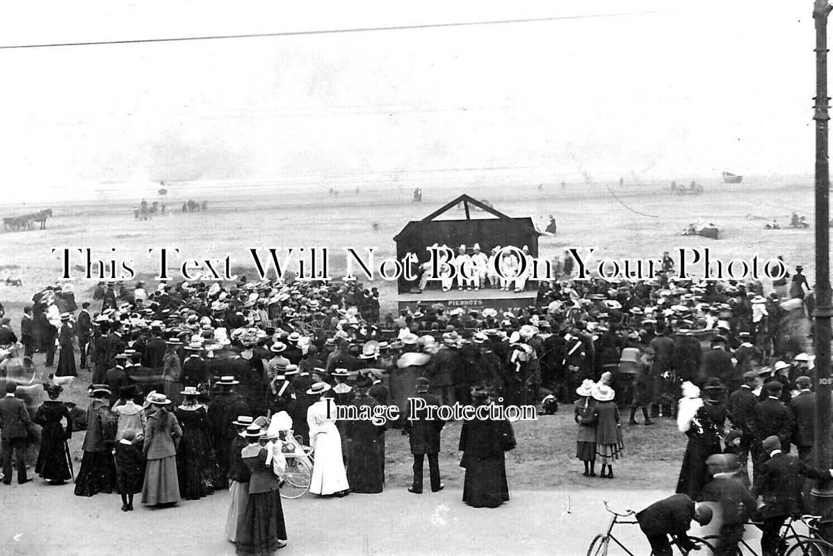 DU 2133 - Pierrots On Seaton Carew, County Durham