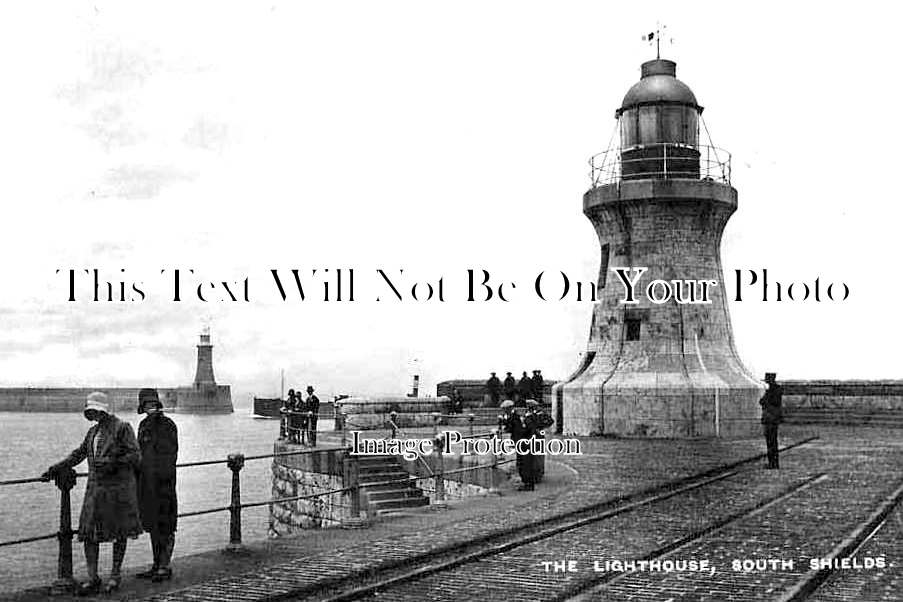 DU 2613 - The Lighthouse, South Shield, County Durham c1935