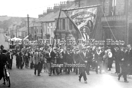 DU 591 - Miners Leaving Sacriston For Durham Annual Gala, County Durham