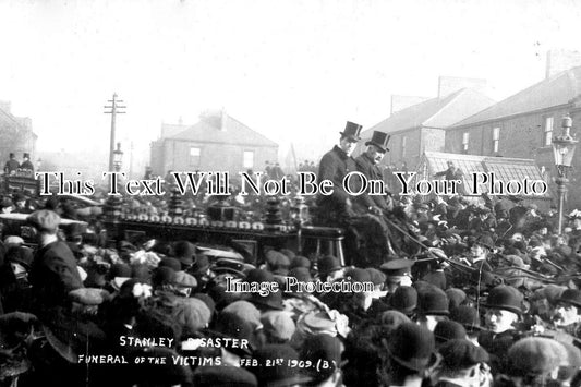 DU 986 - West Stanley Colliery Disaster Funeral, County Durham 1909