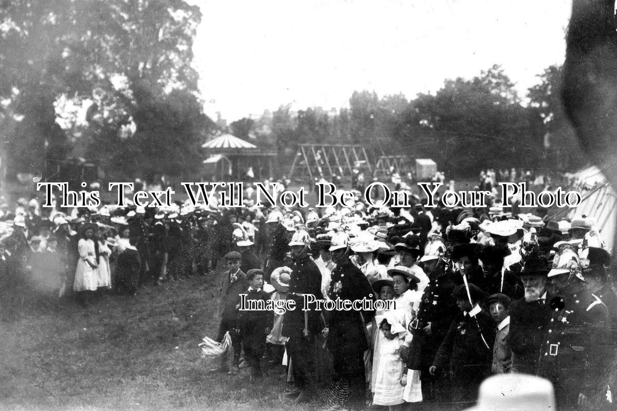 DU 995 - Fairground & Fire Brigade, Barnard Castle, County Durham