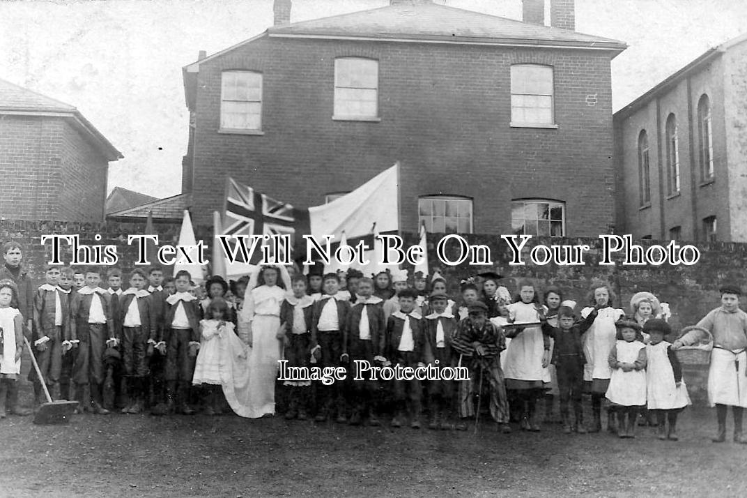 ES 1276 - Group At Castle Hedingham, Essex c1905