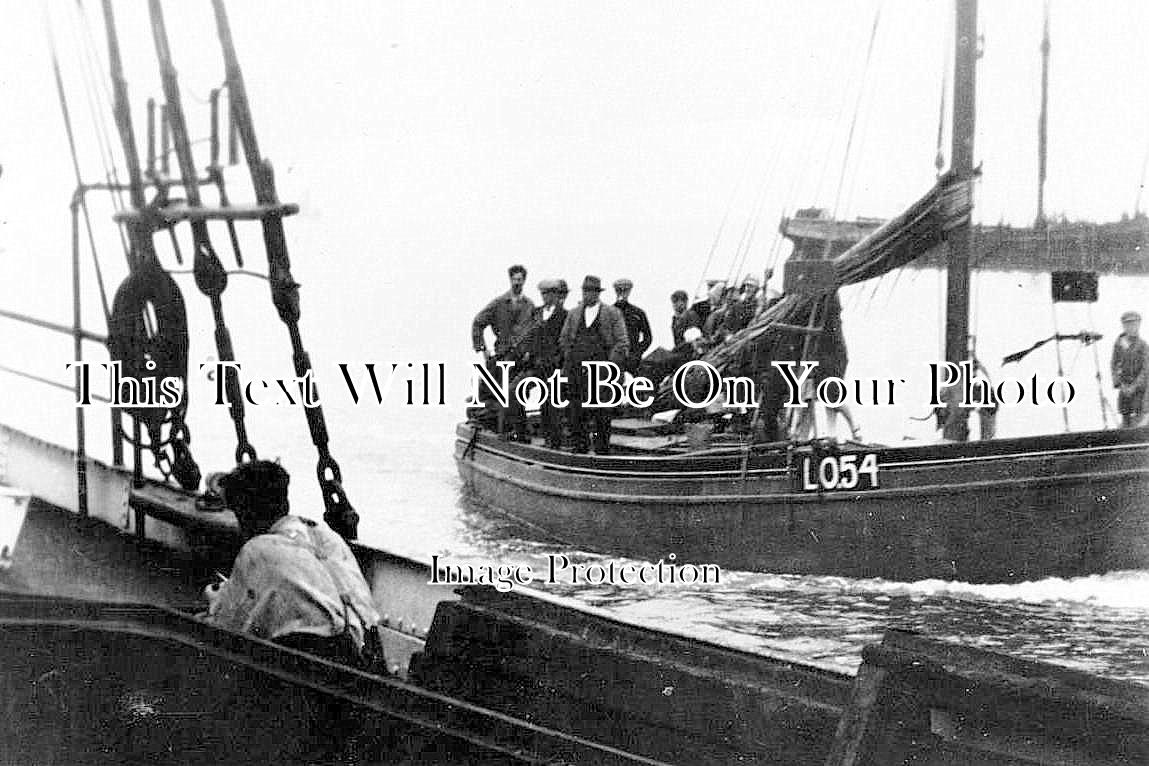 ES 1362 - Cockle Boat LO54, Leigh On Sea, Essex c1925