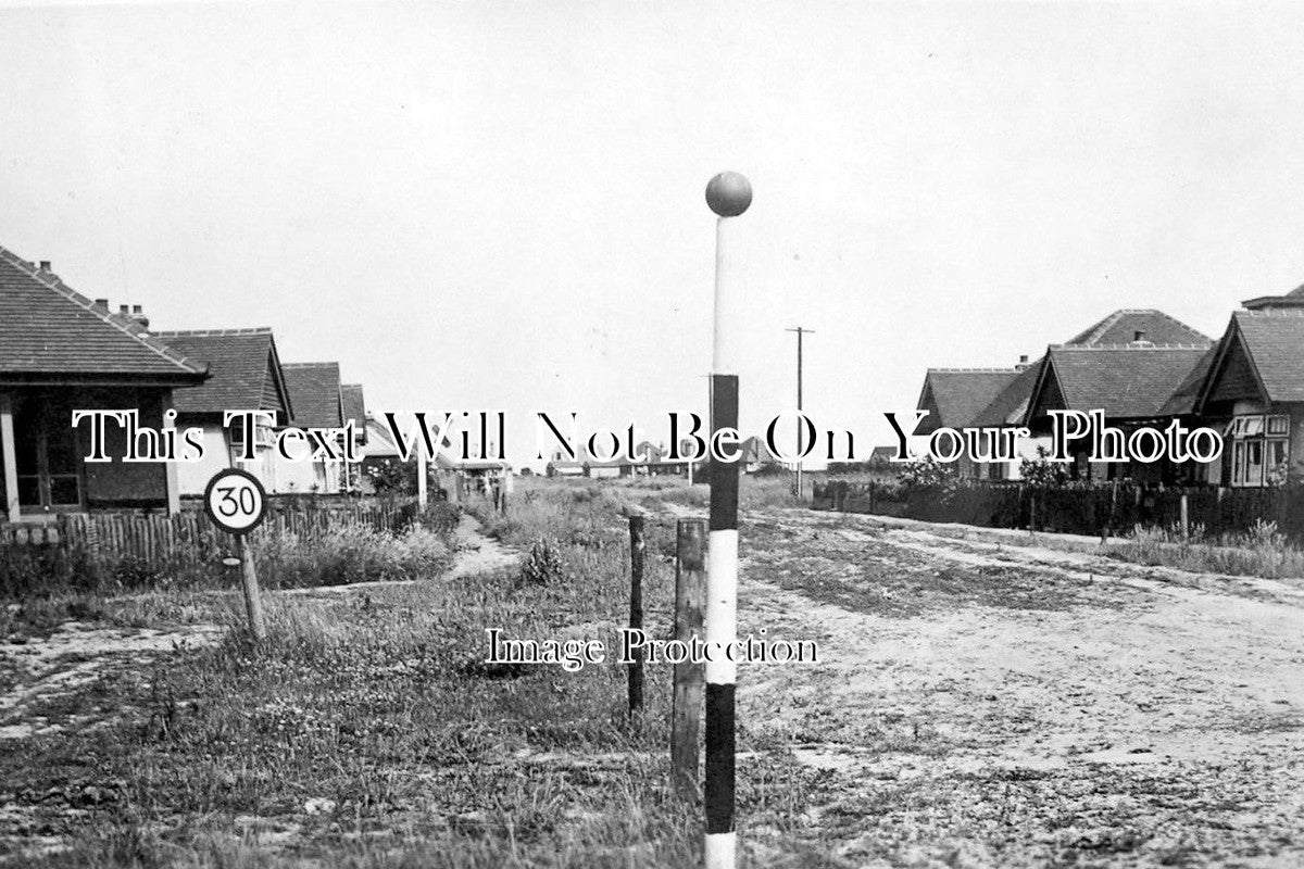 ES 1680 - Beach Road, Holland On Sea, Essex c1937