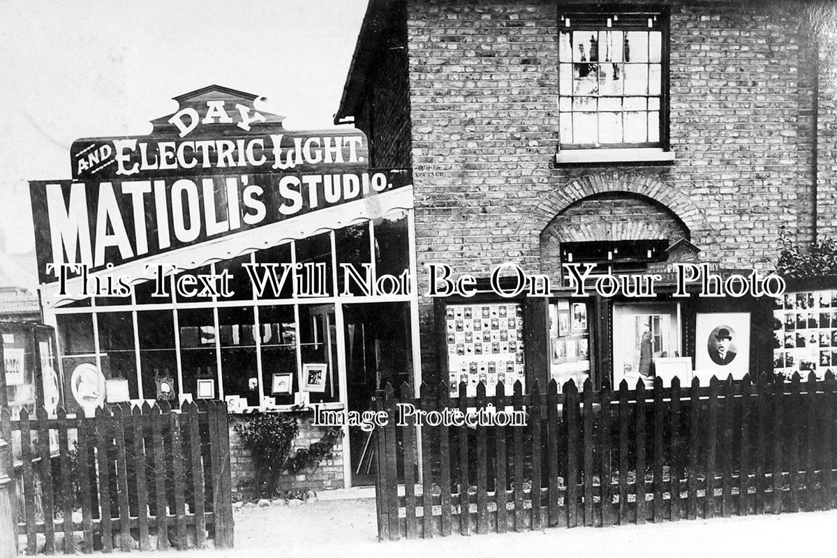 ES 1703 - Matiolis Photographic Studio, Walthamstow, Essex c1906