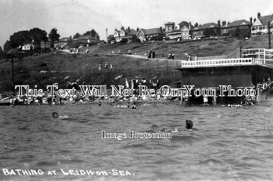 ES 171 - Bathing At Leigh on Sea, Essex