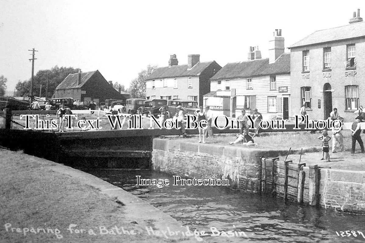 ES 1803 - Preparing For A Bathe, Heybridge Basin, Essex c1933