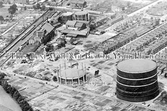 ES 1821 - Aerial View Of THe Lea District Gas Co, Essex