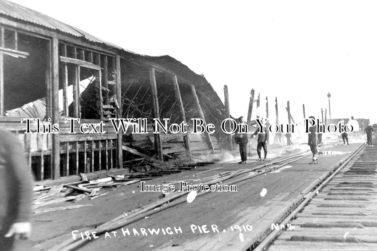 ES 1857 - Fire At Harwich Pier, Essex 1910