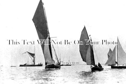 ES 1873 - Sailing, Leigh On Sea, Essex