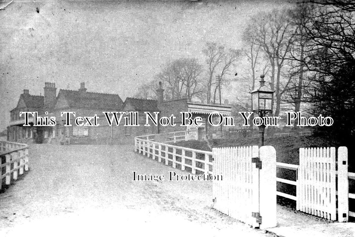 ES 1897 - The Railway Station, Westcliff On Sea, Essex