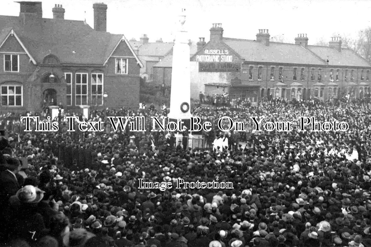 ES 1946 - Unveiling Of Grays War Memorial, Essex