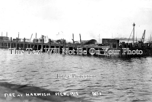 ES 1980 - Fire At Harwich Pier, Essex 1910