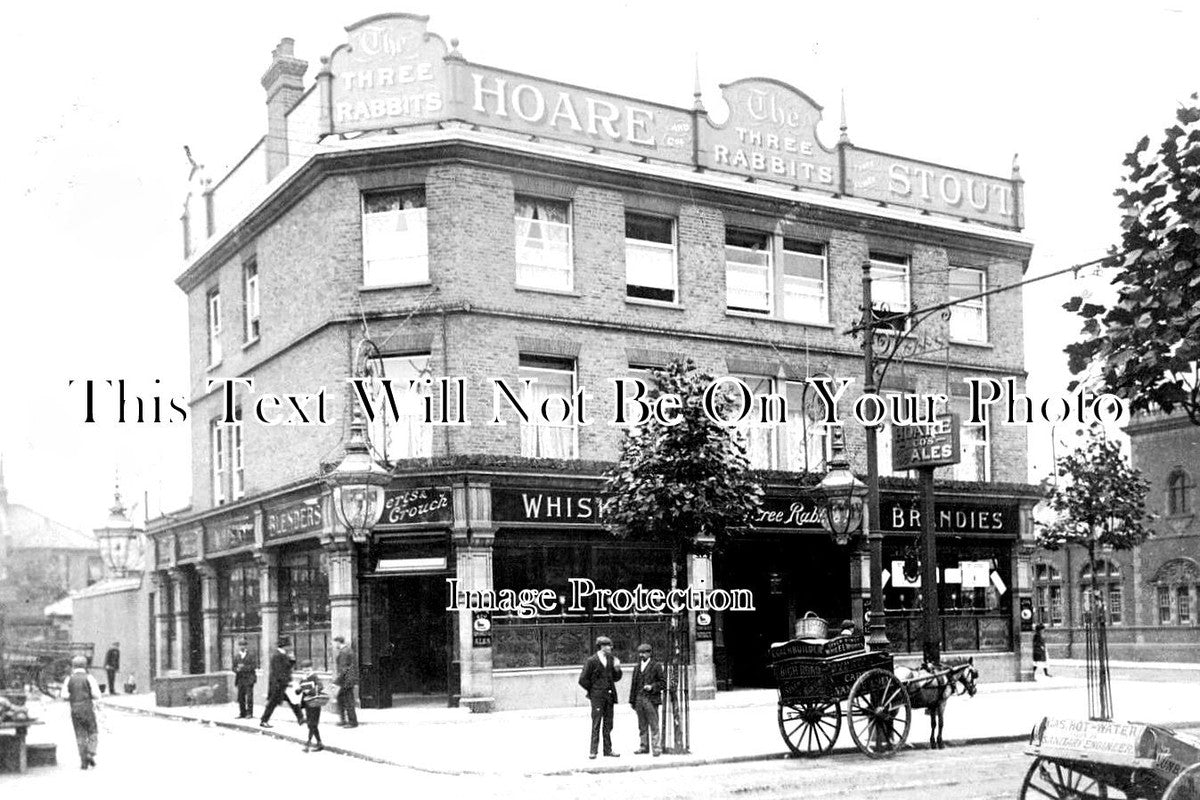 ES 1981 - The Three Rabbits Pub, Romford Road, Manor Park, London, Essex