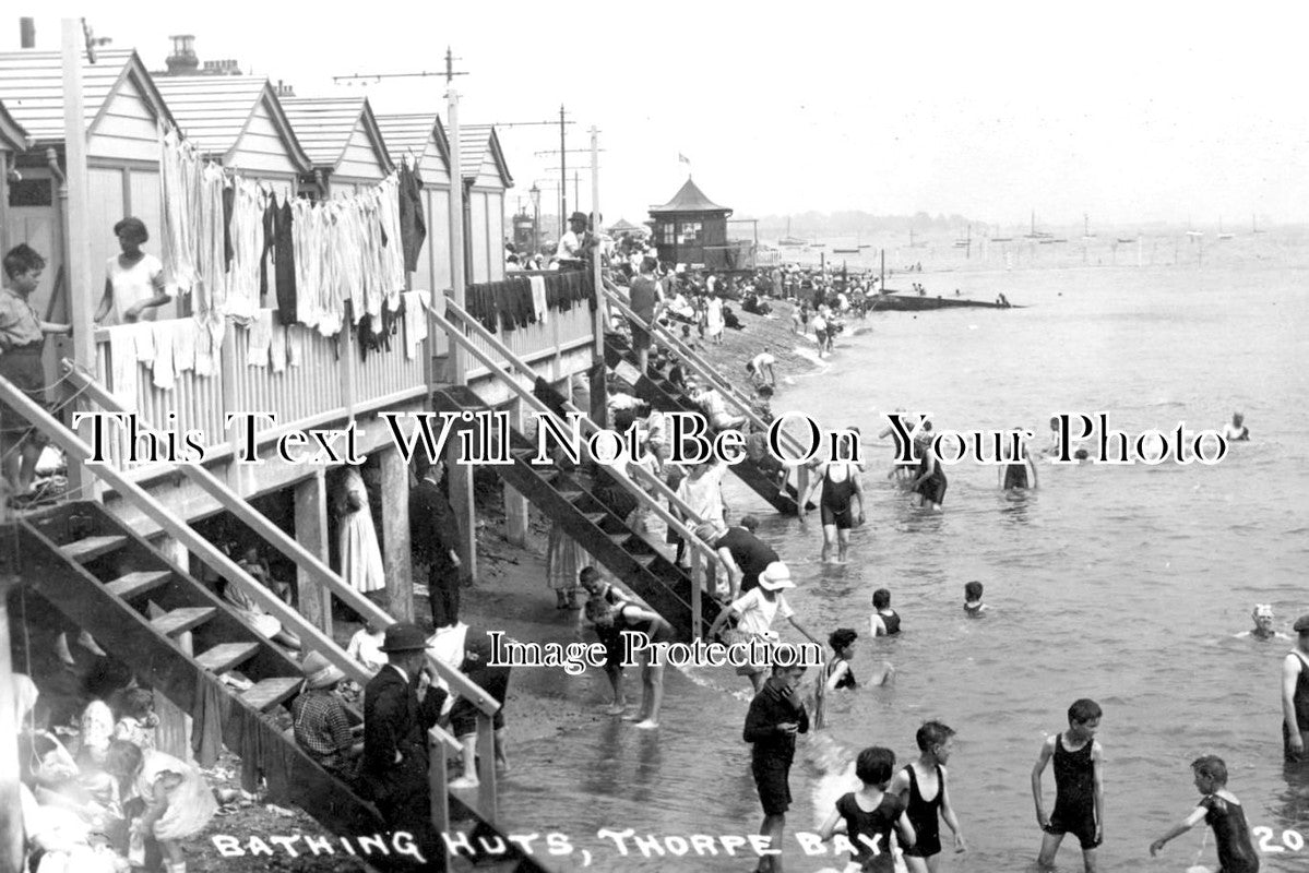 ES 2256 - Bathing Huts, Thorpe Bay, Essex