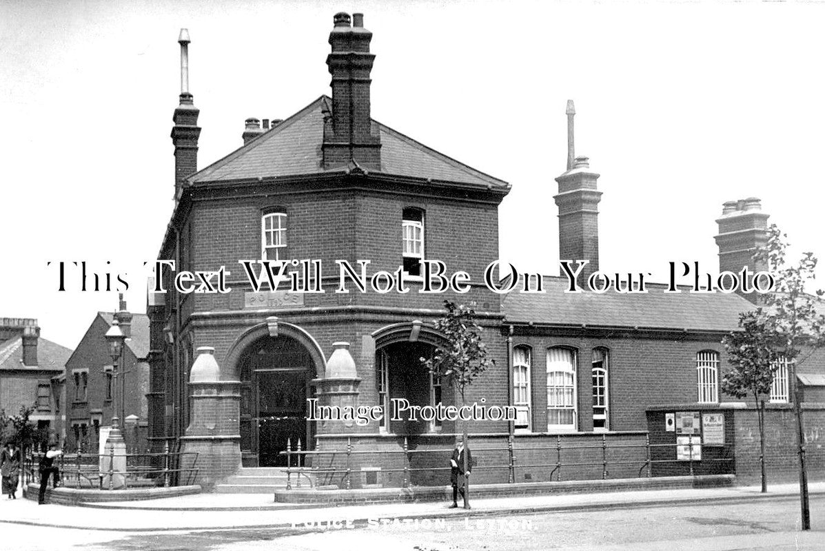 ES 2261 - Police Station, Leyton, Essex