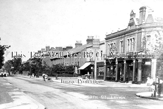 ES 2360 - The Lord Clyde Pub, Capworth Street, Leyton, Essex c1905