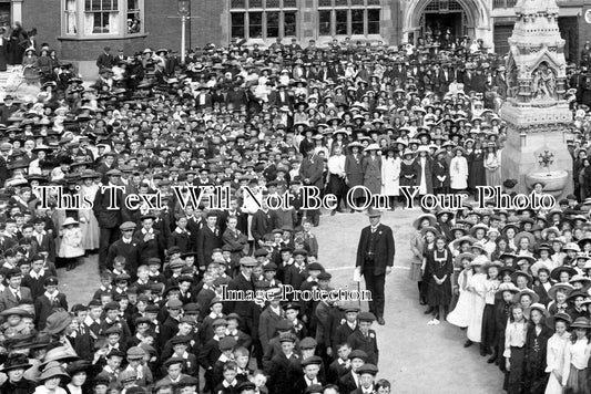 ES 2492 - Empire Day, Saffron Walden, Essex 1912