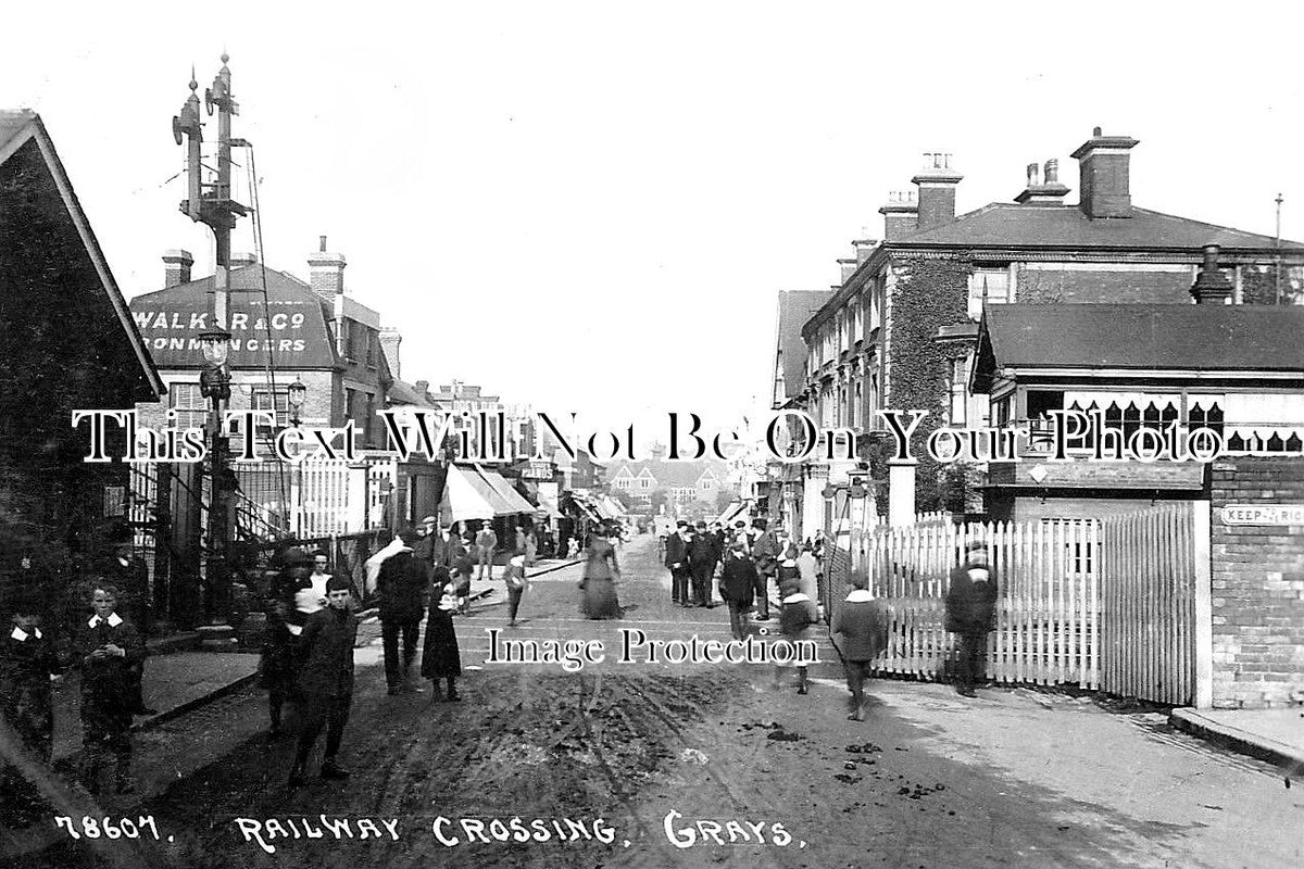 ES 2529 - Grays Railway Crossing, Essex