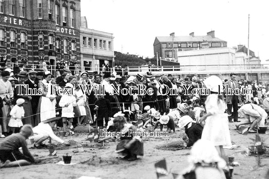 ES 2564 - Pier Hotel & Sandcastle Competition, Walton On Naze, Essex