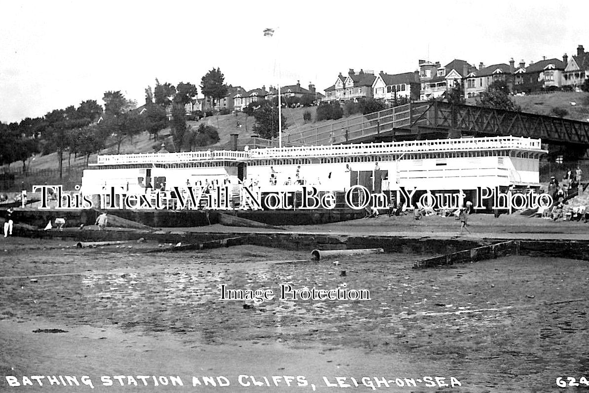 ES 2582 - Bathing Station, Leigh On Sea, Essex