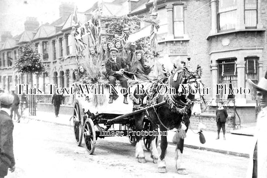 ES 2589 - East Ham Carnival Float, Essex c1905