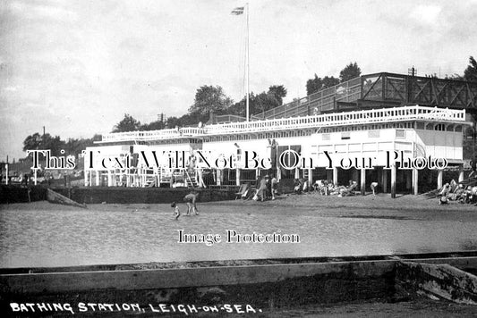 ES 2599 - Bathing Station, Leigh On Sea, Essex