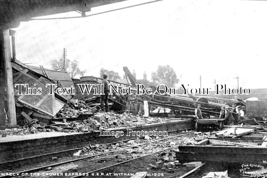 ES 2654 - Wreck Of Cromer Express At Witham, GER, Essex 1905