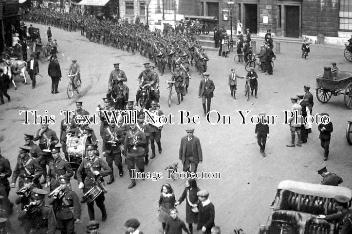 ES 2711 - Army Route March, Chelmsford Shire Hall, Essex c1915