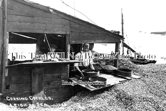 ES 2843 - Cooking Cockles, Leigh On Sea, Essex